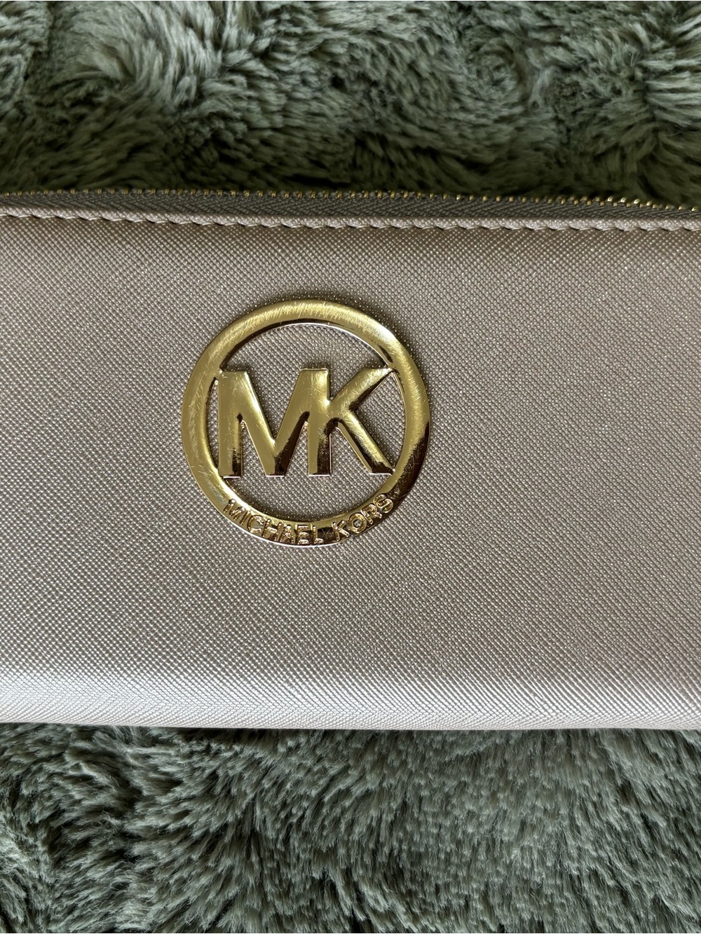 Michael Kors Beige/grey Saffiano Zip Wallet with Gold MK Accent